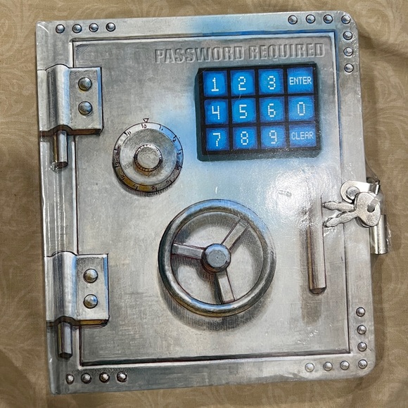 New Peaceable Kingdom Vault Door 6.25" Lock and Key, Lined Page Diary for Kids - Picture 4 of 4